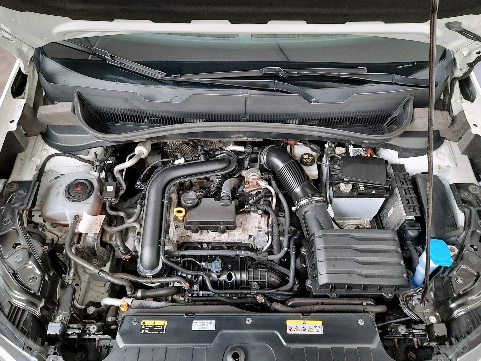 Fahrzeugabbildung Volkswagen T-Cross TSI *Navi*Einparkh.*Sitzhzg.*DAB*VZE*