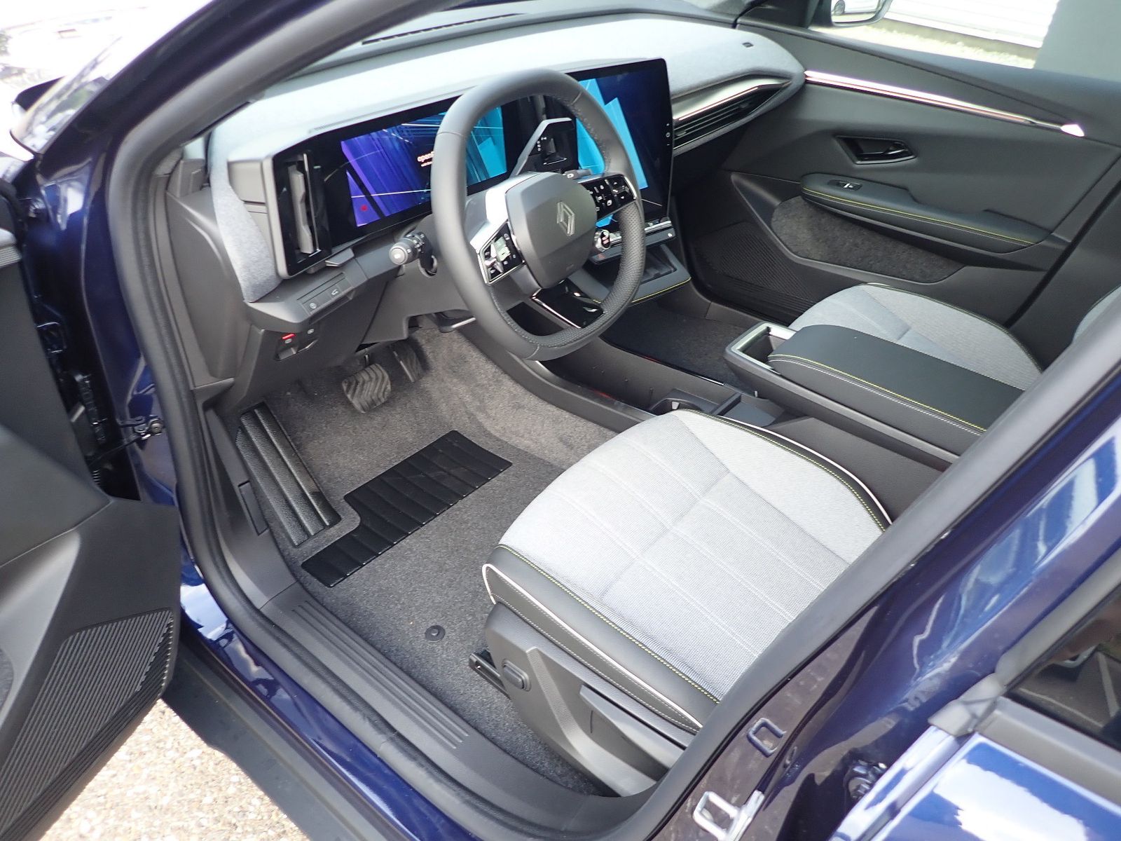 Fahrzeugabbildung Renault Scenic E-TECH 100% ele Techno 220 Long Range