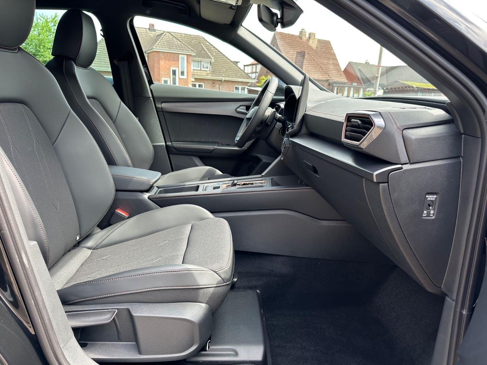 Fahrzeugabbildung CUPRA Formentor 1.5 eTSI DSG ACC/AHK/LED/SHZG/CarPlay