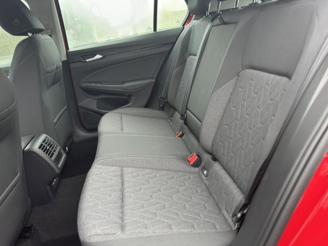 Fahrzeugabbildung Volkswagen Golf Life VIII Life, App Connect , Climaautonati