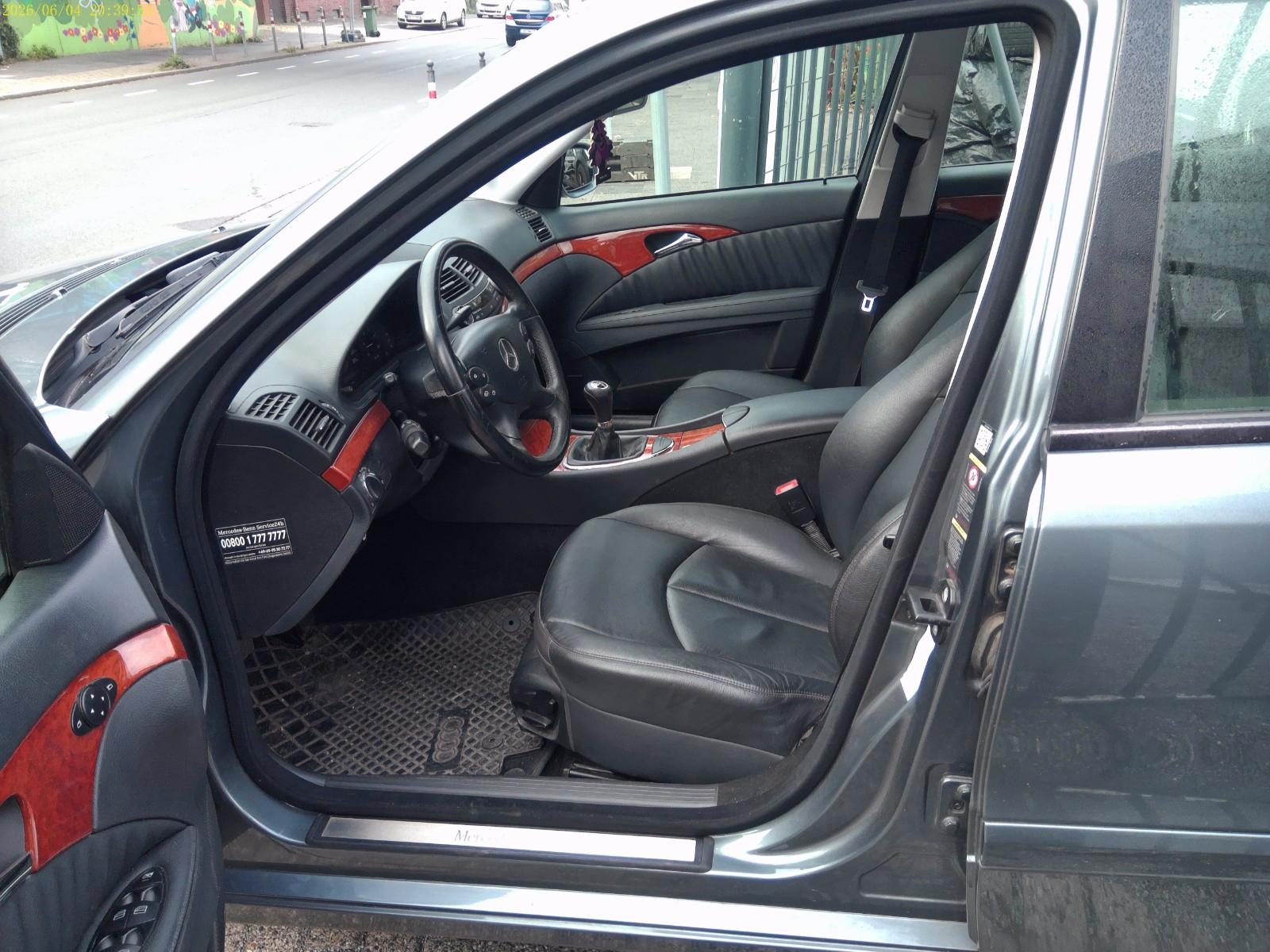 Mercedes-Benz E280 2008 — photo 11