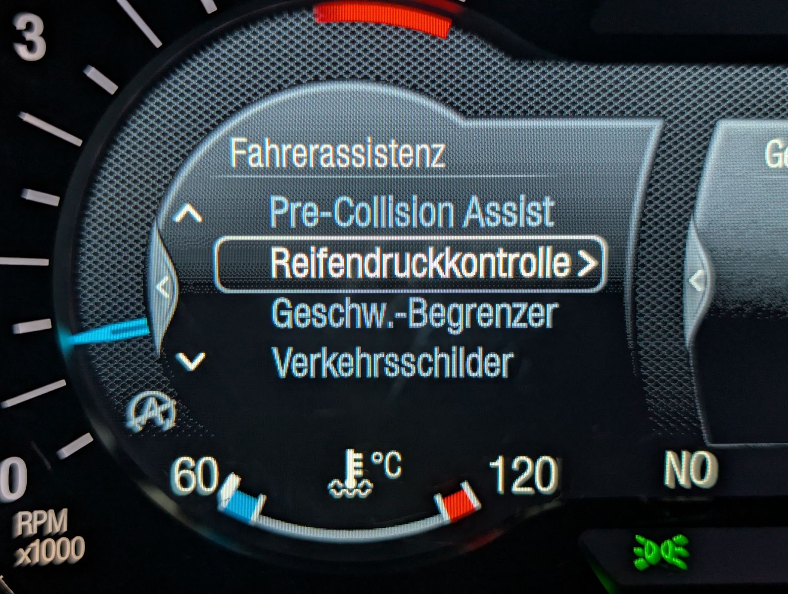 Fahrzeugabbildung Ford S-MAX Titanium TEMP KAM XENON NAVI 7-SITZER SHZ
