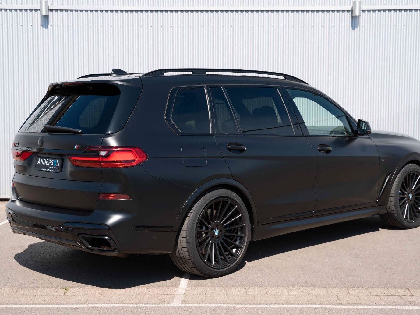 Fahrzeugabbildung BMW X7 M50 i SPORT VOLL SHADOW LED TV CARBON 22"