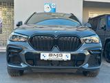 BMW X6 M50i DAProf PA+ Pano Massage Bowers SoftClose - BMW X6 M50 aus 2022