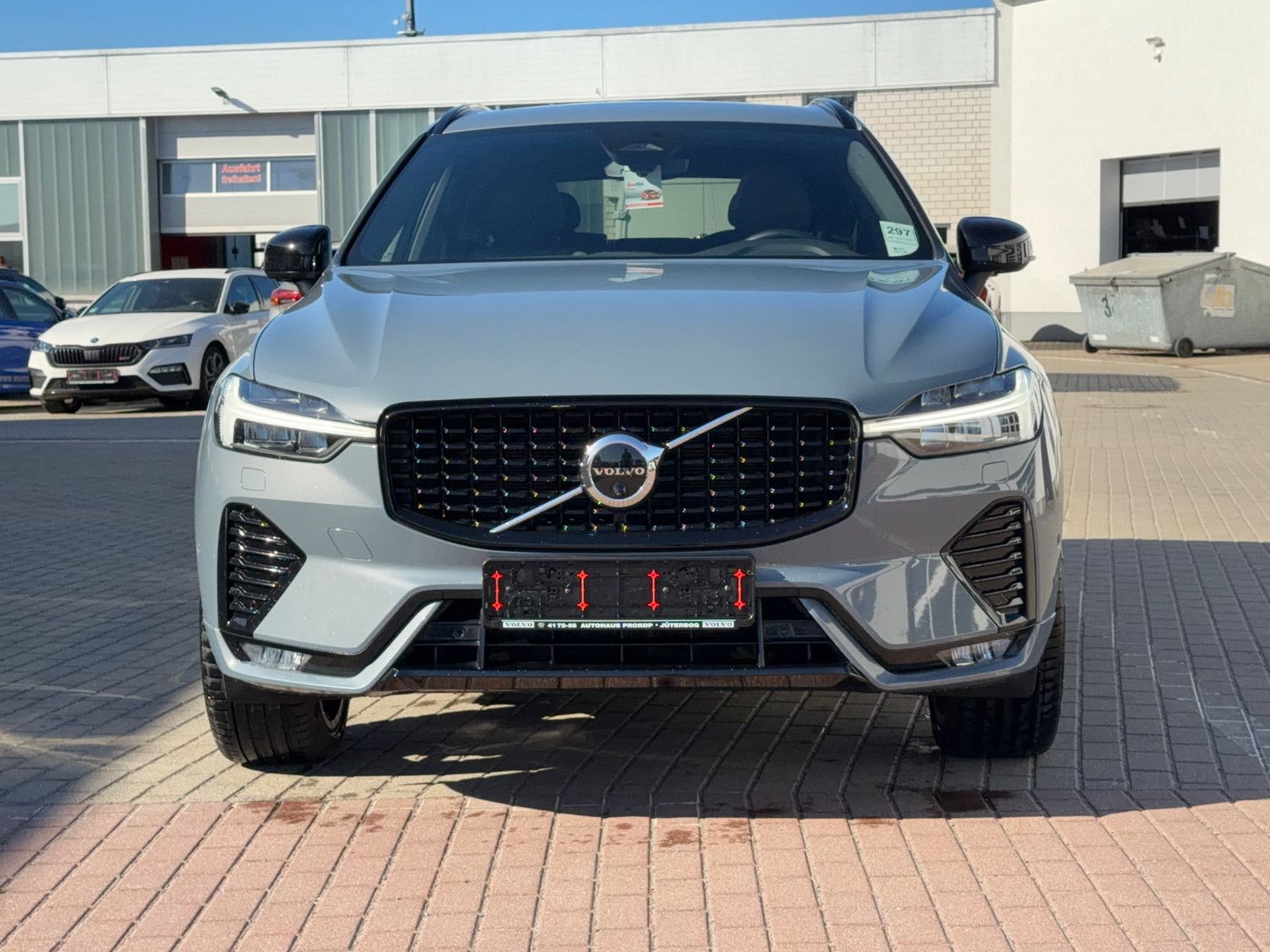 Fahrzeugabbildung Volvo XC60 B4 B Plus Dark*H&K*360°*PANO*AHK*STHZG*