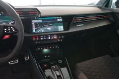 AUDI RS3 Sportback | Pano | Schalensitze | Carbon AUDI RS3 Sportback | Pano | Schalensitze | Carbon