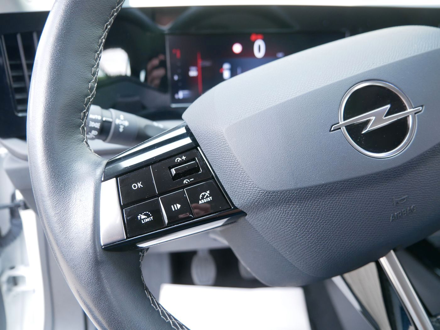 Fahrzeugabbildung Opel Astra -L 1.2 Enjoy Kamera SHZ+LHZ LED NAVI ALU