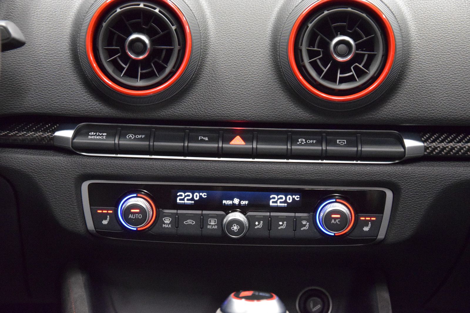 Fahrzeugabbildung Audi RS3 Sportback 2.5 TFSI quattro Pano Schale B&O