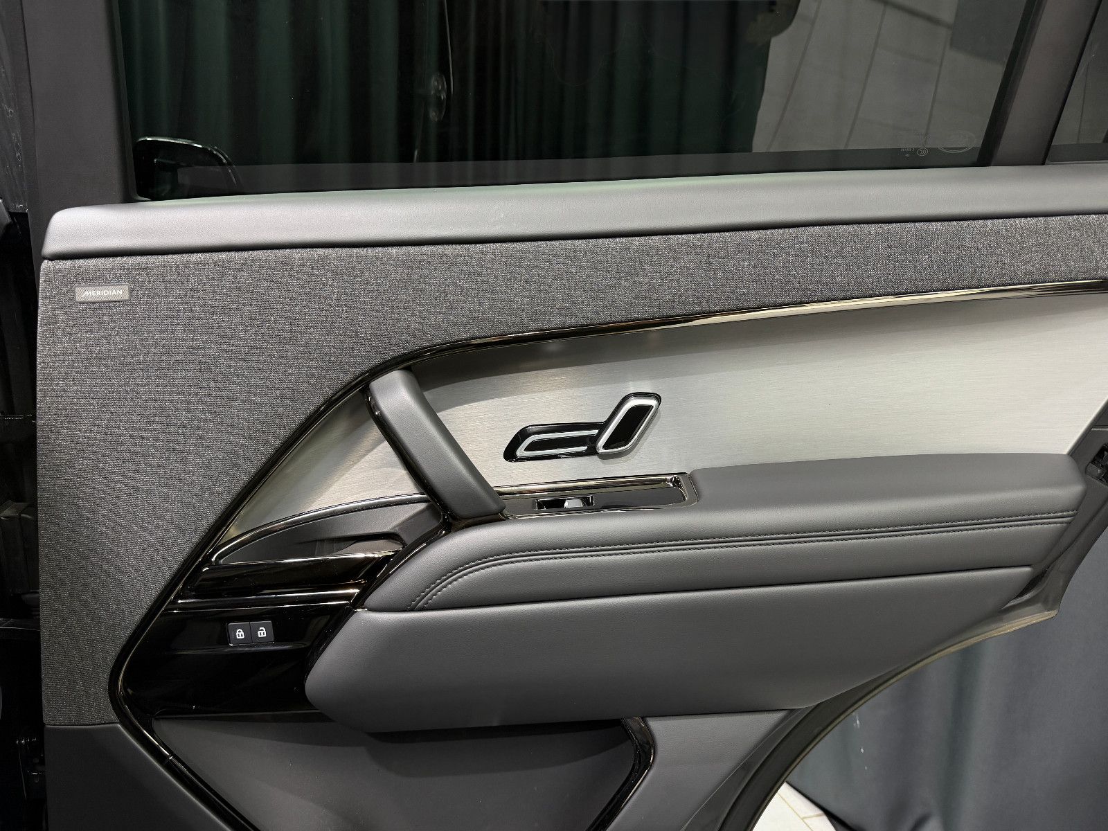 Fahrzeugabbildung Land Rover Range Rover Sport S Hybrid |MERIDIAN|360°|LUFT