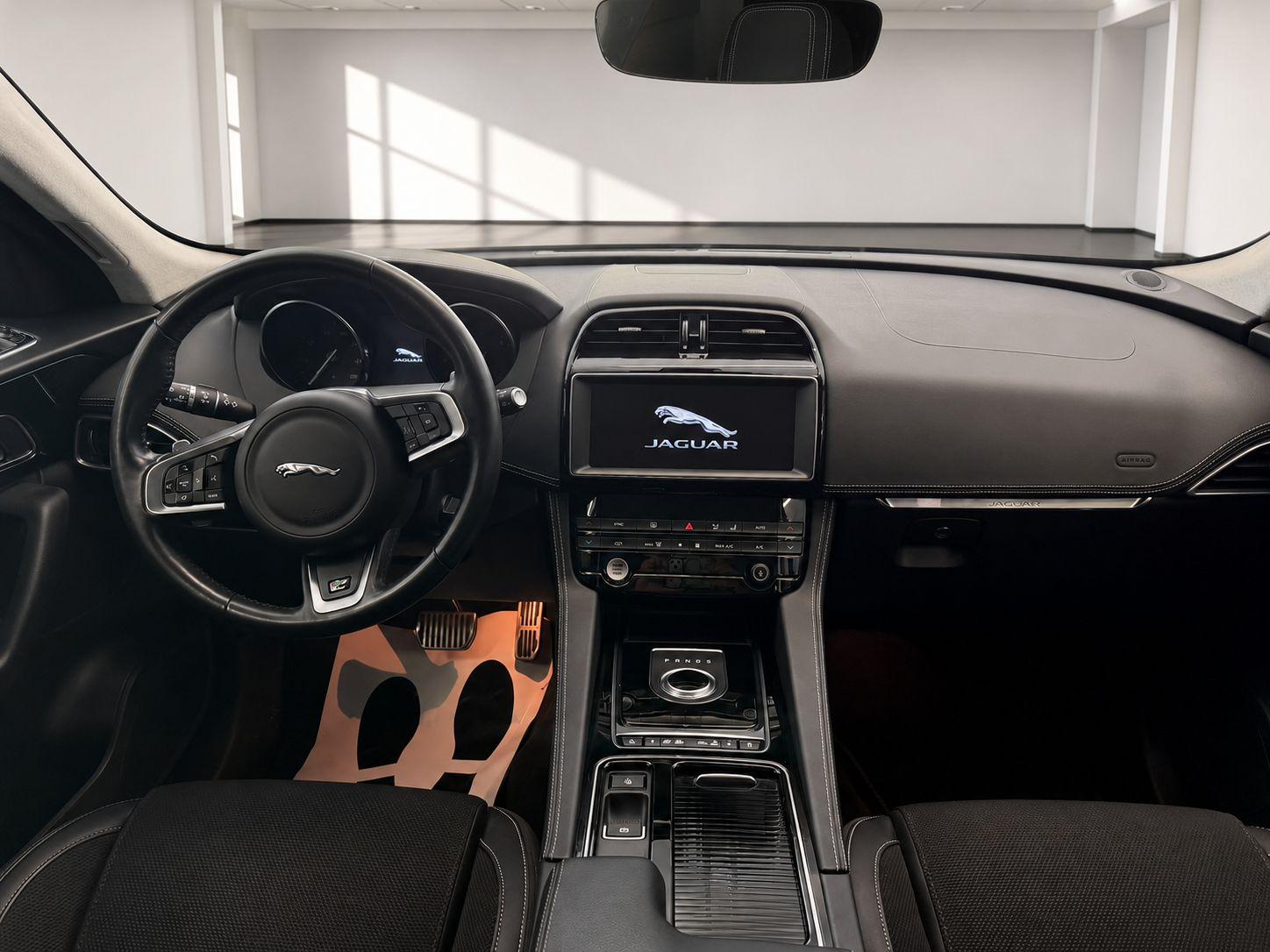 Jaguar F-Pace 25d R-Sport AWD (EURO 6d-TEMP), миниатюра 11