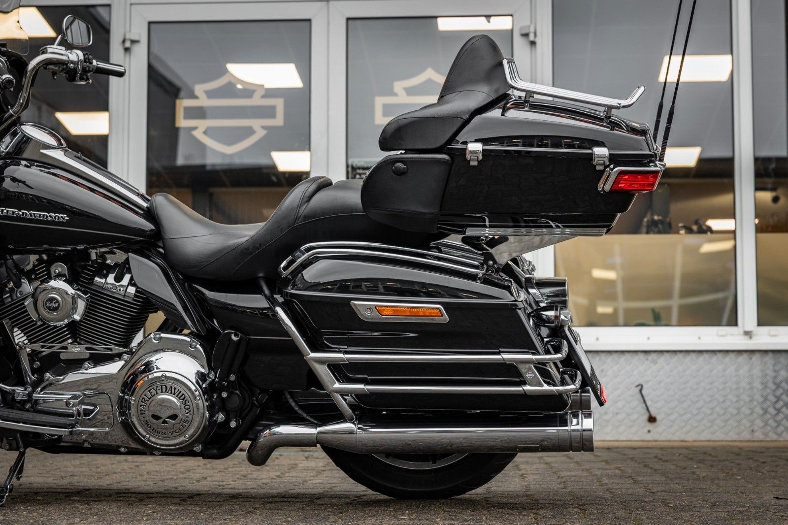 Fahrzeugabbildung Harley-Davidson ULTRA LIMITED LOW FLHTKL 103CUI - JEKILL&HYDE -