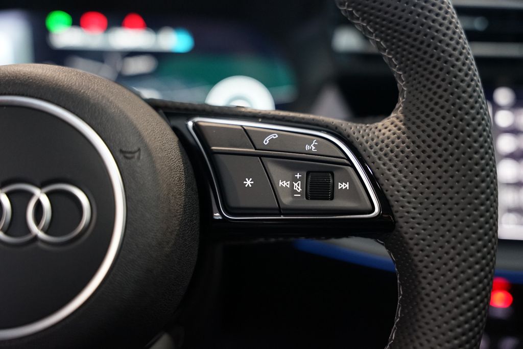 AUDI A3 Sportback 35 TFSI | 2x S line | Pano | Carbon AUDI A3 Sportback 35 TFSI | 2x S line | Pano | Carbon
