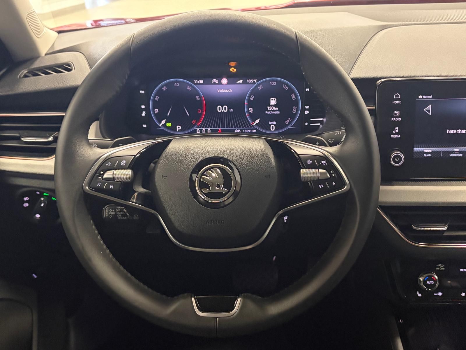 Fahrzeugabbildung SKODA Kamiq 1.0 TSI DSG First Edition+ACC+KAMER+MATRIX