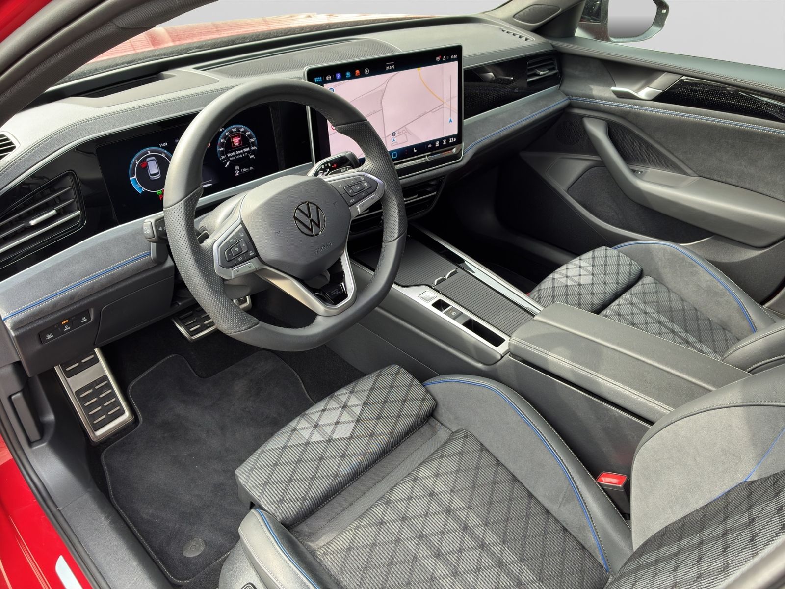 Passat 2.0 TDI R-LINE 4M *STDHZG*AHK*BLACK*