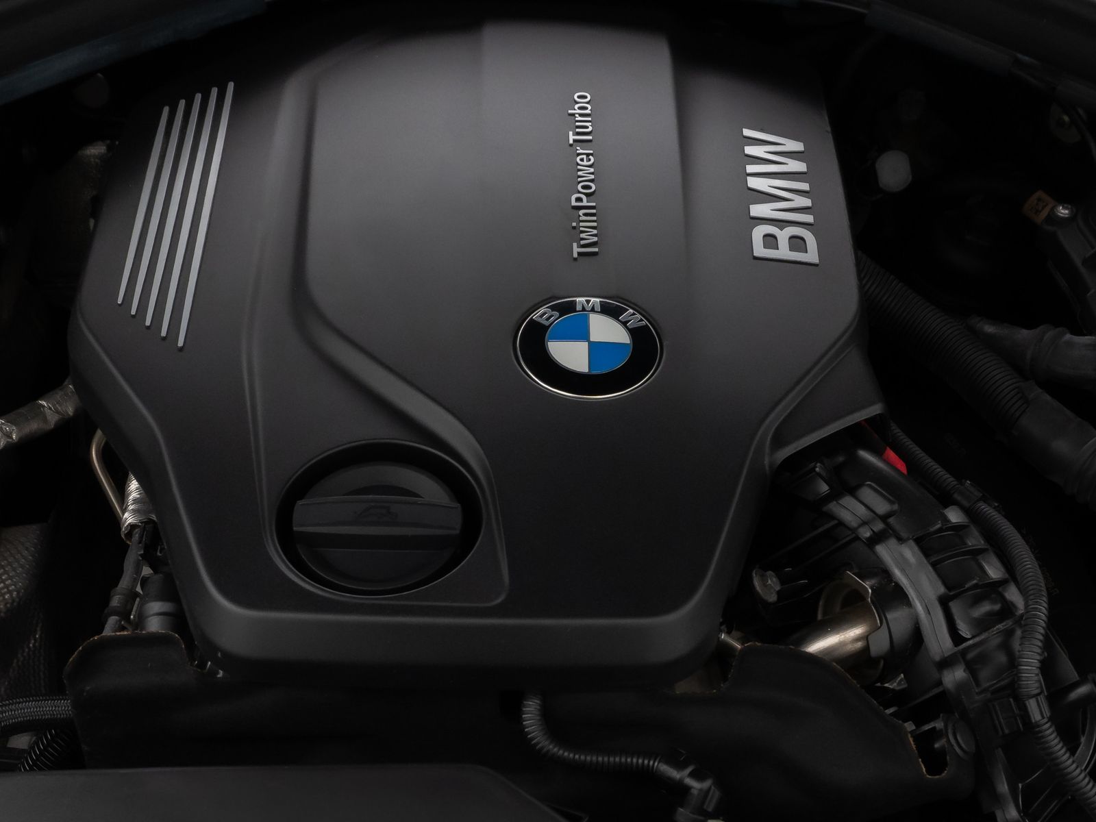 Fahrzeugabbildung BMW 320d xD PDC HUD Lenkrhzg Stop&Go Alarm Komfort