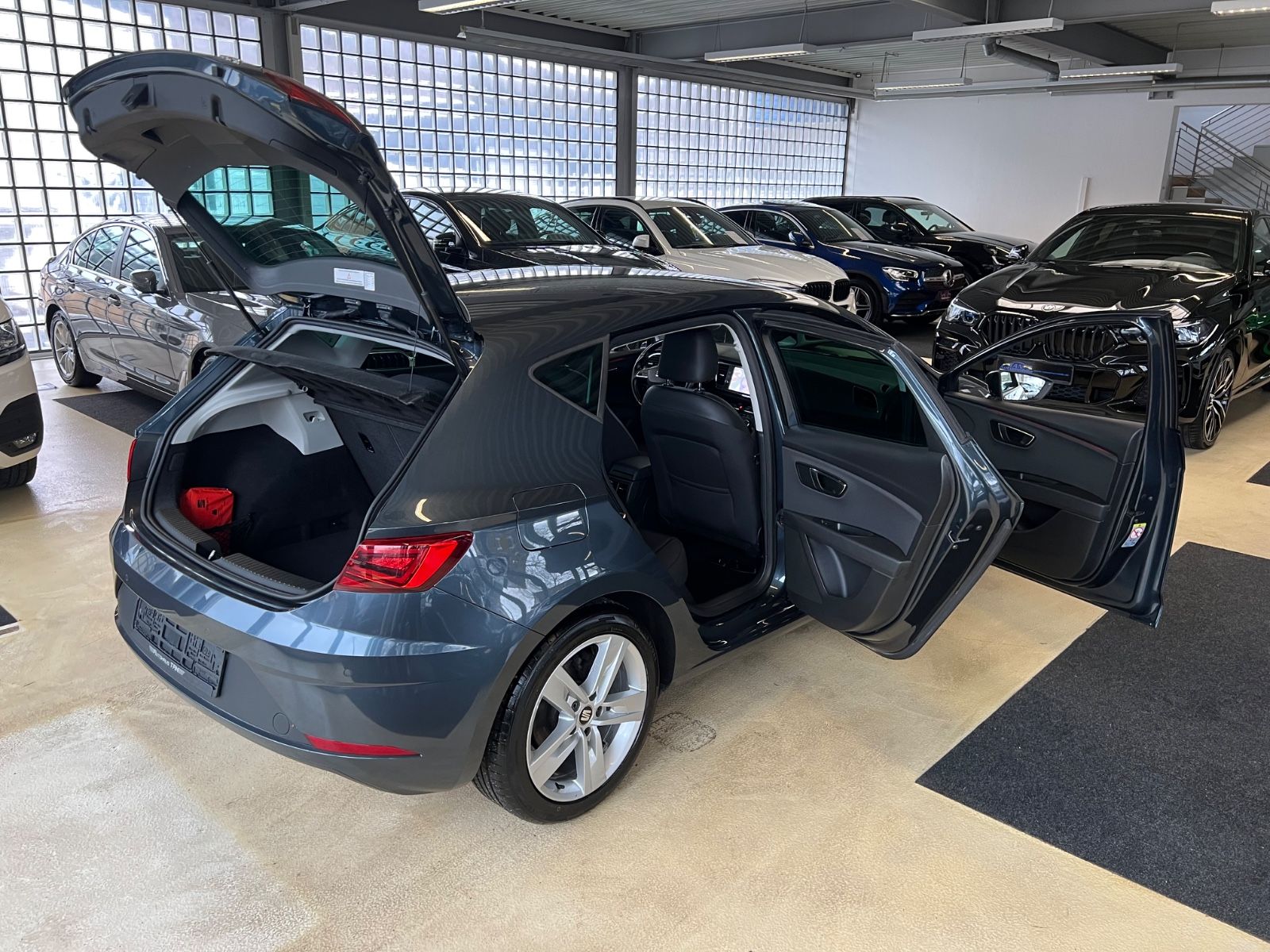 Fahrzeugabbildung SEAT Leon FR 1.5 TSI * AUTOMATIK *LED*