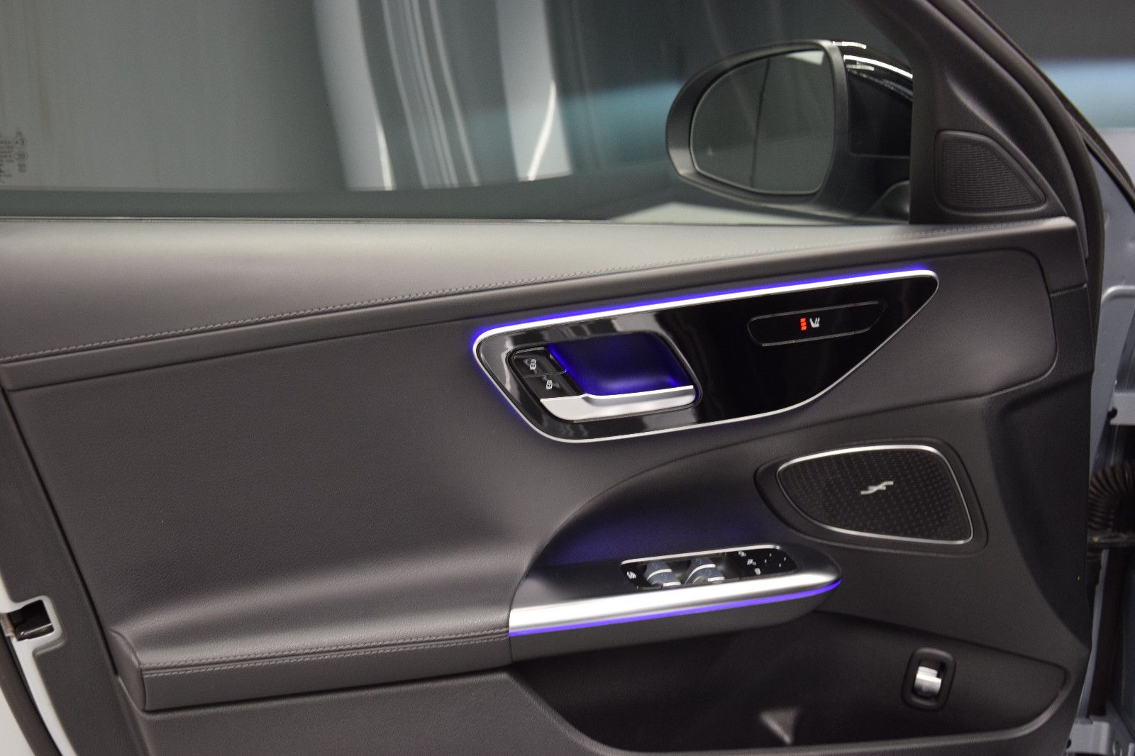 Fahrzeugabbildung Mercedes-Benz C 200 T AMG Night Pano Ambiente 360°