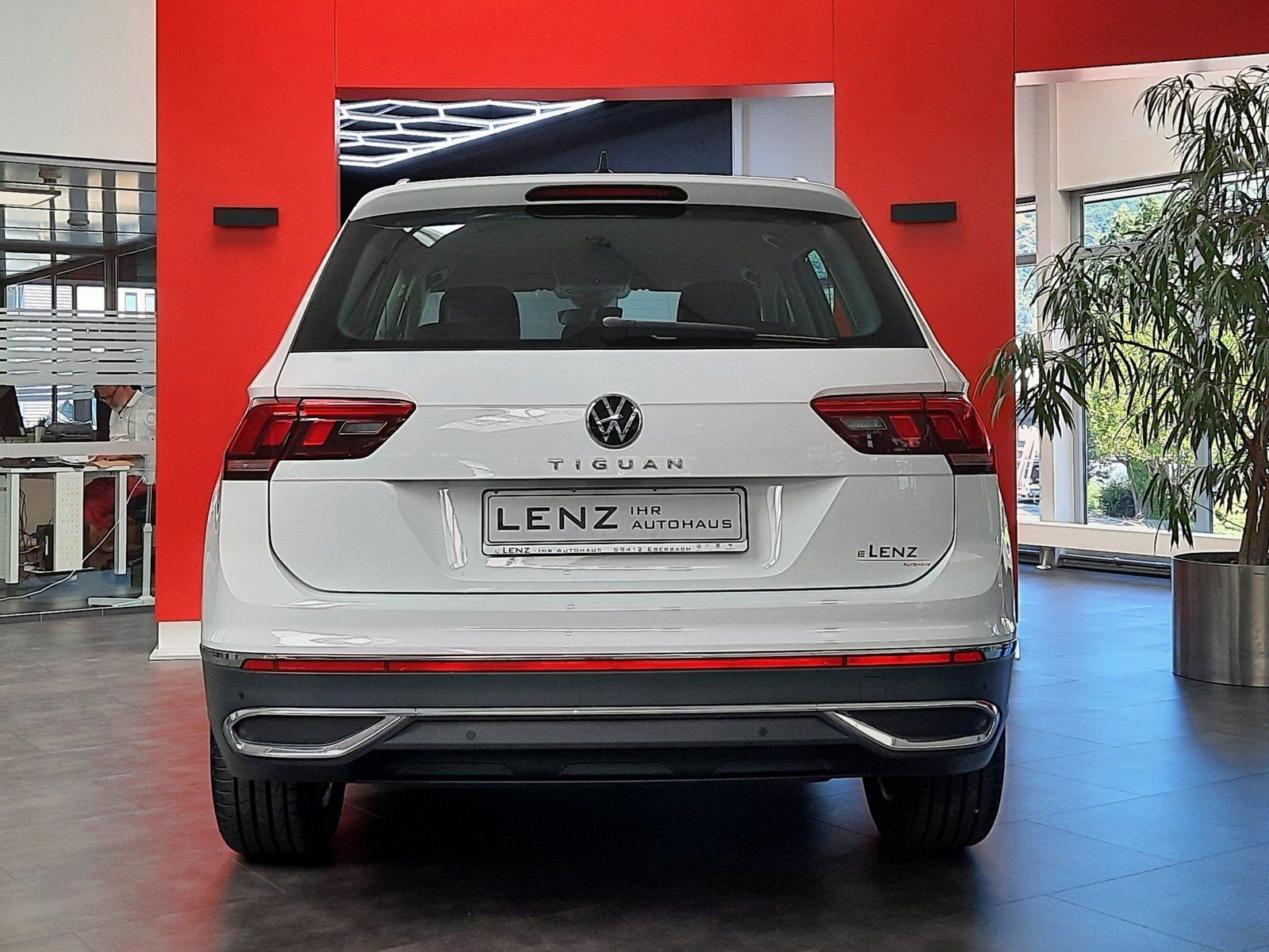 Fahrzeugabbildung Volkswagen Tiguan Elegance TSI DSG *LED*PDC*Sitzhzg*ACC*APP