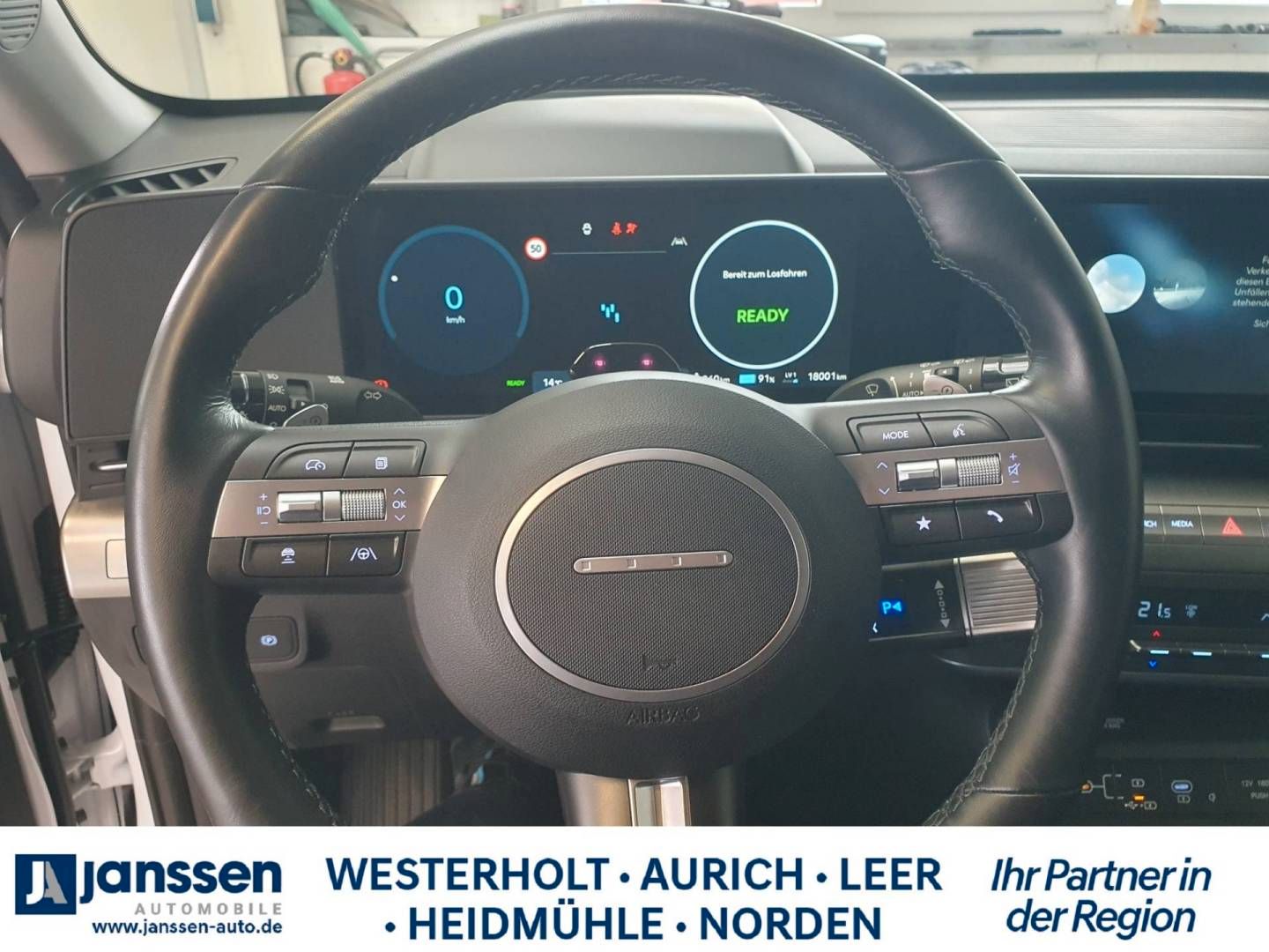Fahrzeugabbildung Hyundai KONA Elektro 65,4kWh PRIME/Automatik/Klima/Navi
