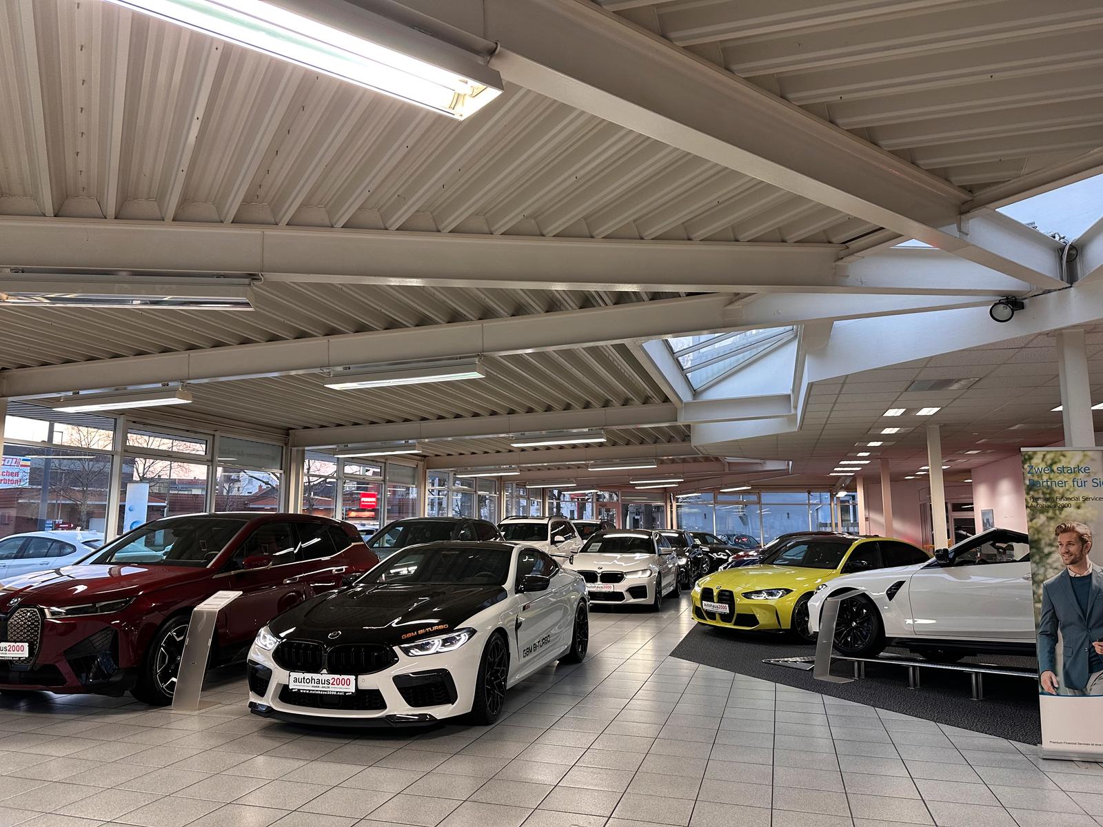 showroom-image-top