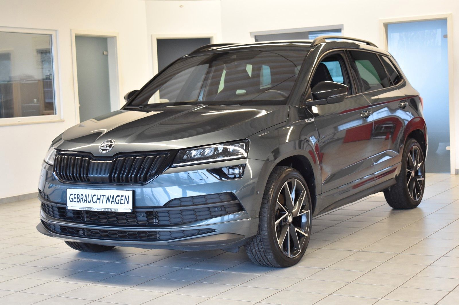 Skoda Karoq Sportline 4x4 AUT./LED/SPORTSITZE/NAV/1.HD imagem 3