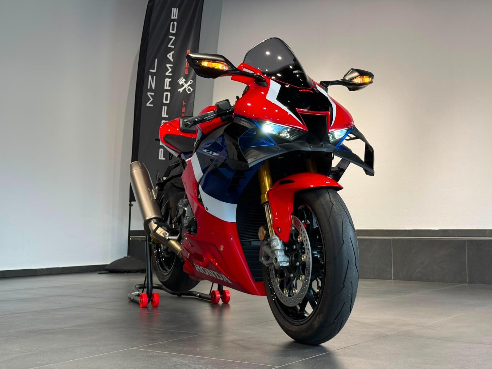 Honda CBR 1000 RRR SP | 1. Hand | 2015 KM | TÜV Neu