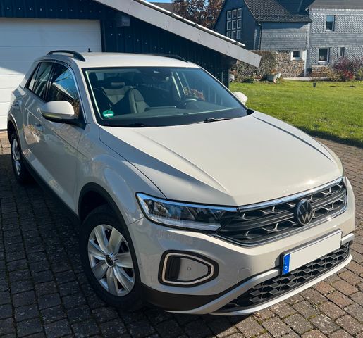 Volkswagen T-Roc 1.5 TSI DSG Life *LED*SHZ*AHK*APP*Kamera*