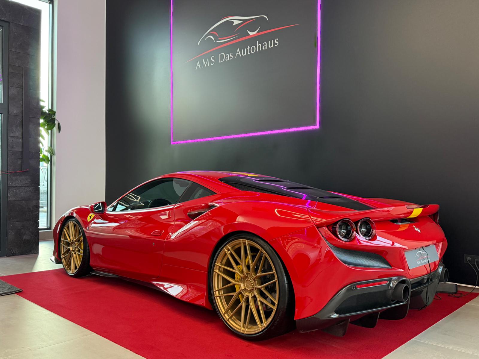 showroom-image-top