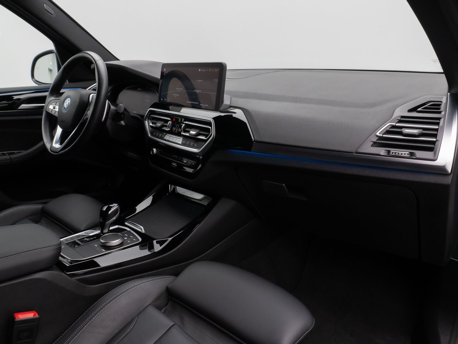 Fahrzeugabbildung BMW X3 xD30e Kamera HUD DAB HiFi Komfort Sport AHK