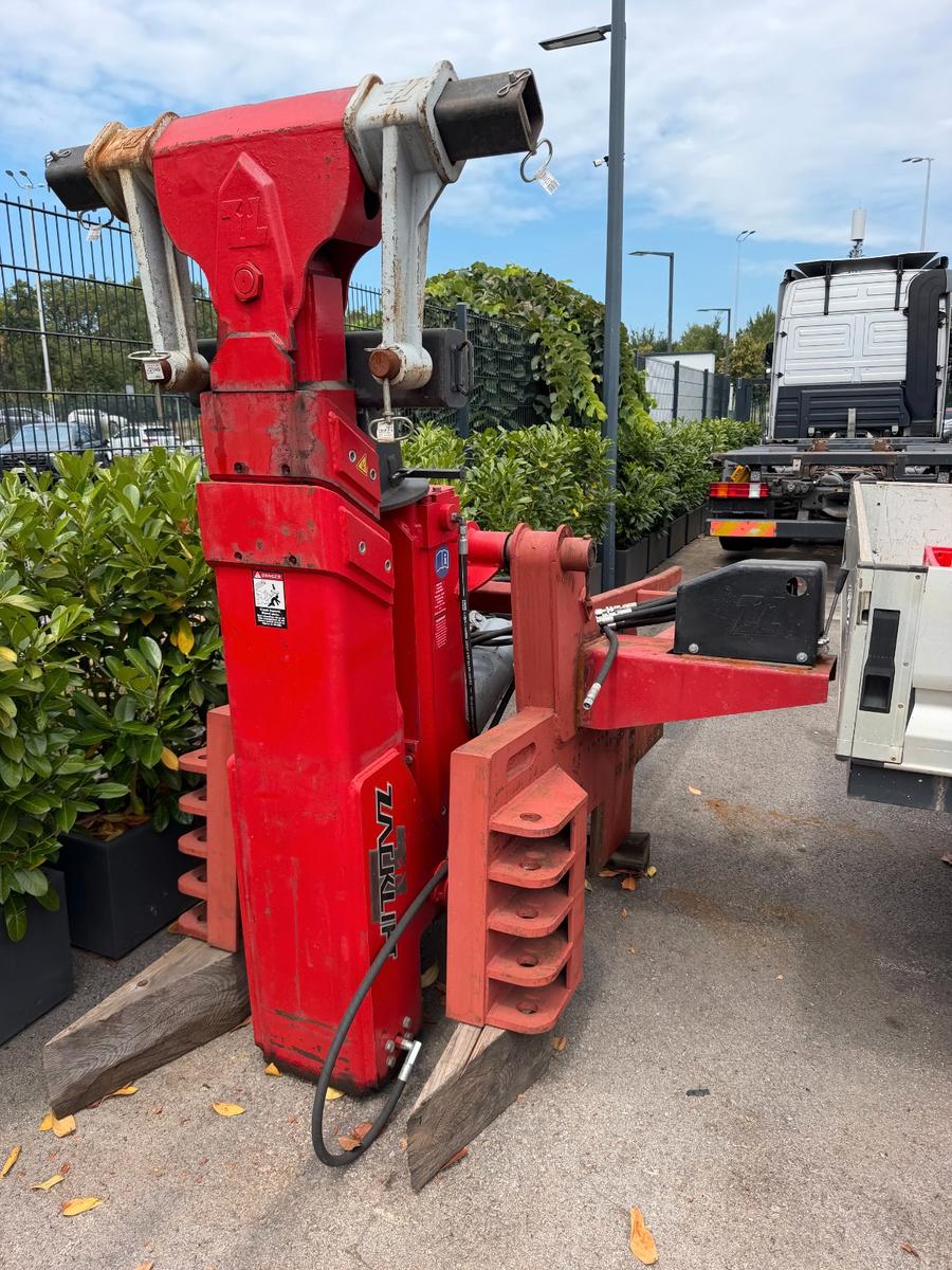 Mercedes-Benz ZACKLIFT Z403 PERMANENT NEU