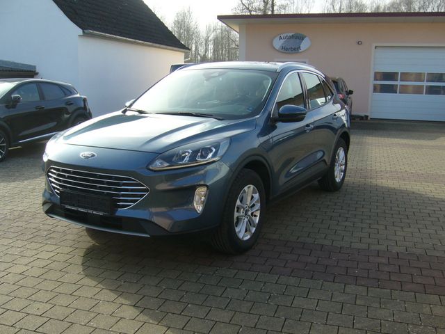 Ford Kuga Titanium Plug in Hybrid mit AHK, Kamera.