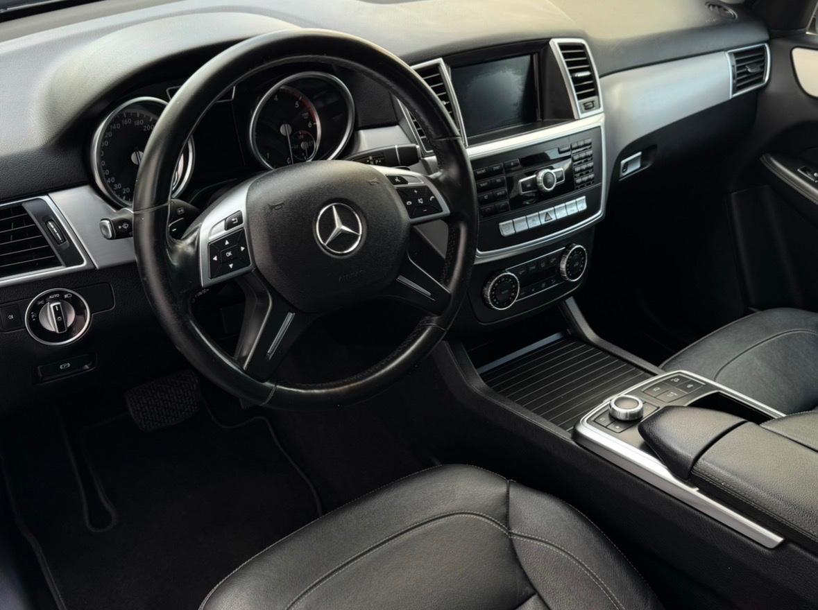 Mercedes-Benz ML 350 CDI BlueTec 4Matic NAVI,AHK,LEDER,XENON