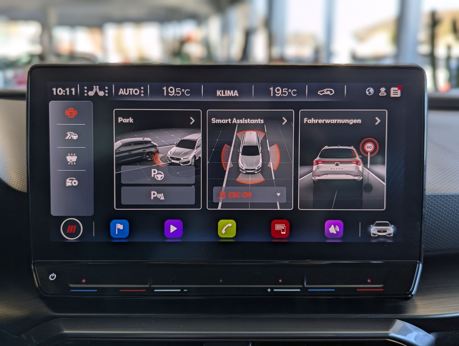 Fahrzeugabbildung CUPRA Leon 1.5eTSI DSG Matrix Cam Vision+ el. Heck AHK