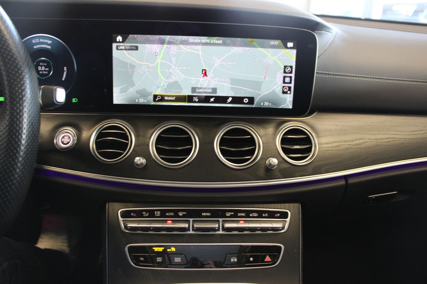 Mercedes-Benz E 300 d 4Matic T 9G-TRONIC AMG Line foto 11