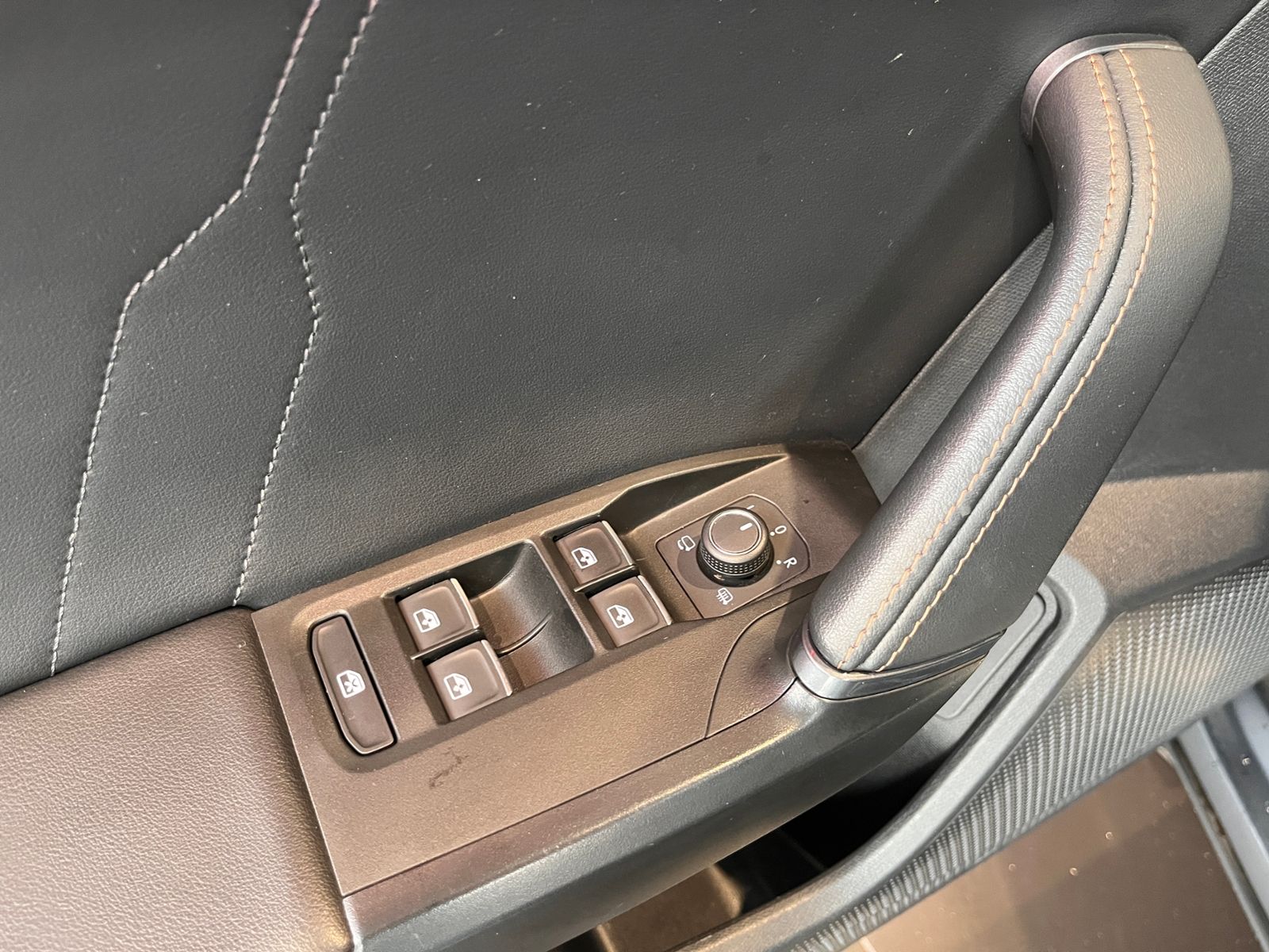 Fahrzeugabbildung CUPRA Formentor eHybrid VZ PANO LED NAV 19"