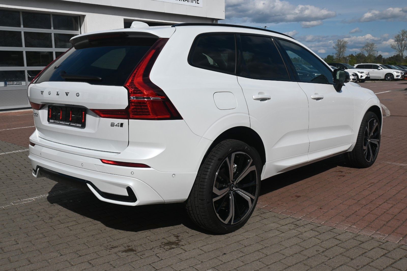 Fahrzeugabbildung Volvo XC60 B4 D AWD Ultimate Dark*STDHZG*360°*LUFT*ACC