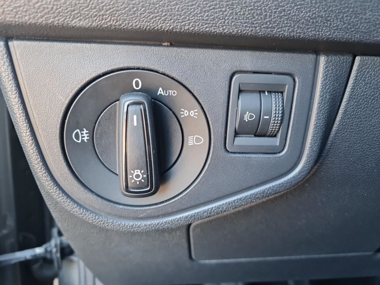 Fahrzeugabbildung Volkswagen Polo Trendline VI (AW1)(08.2017- 2021)