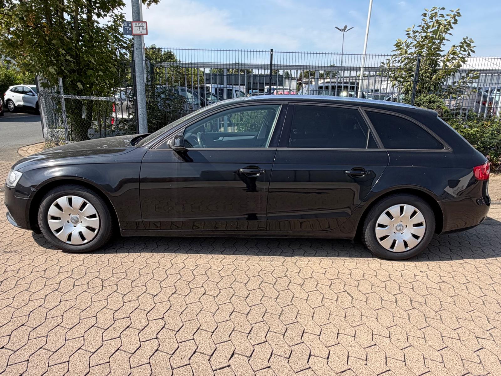 Audi A4 2012 — photo 8