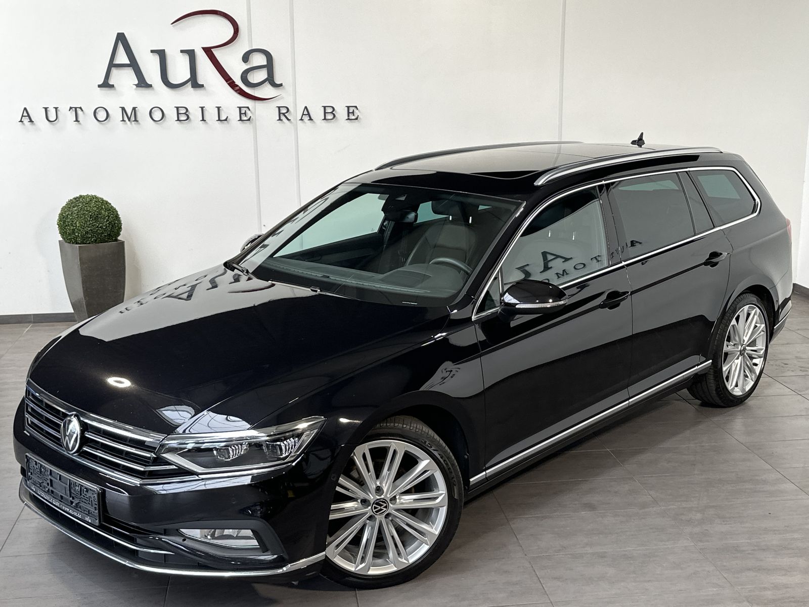 Fahrzeugabbildung Volkswagen Passat Variant 2.0 TDI 4M R-Line NAV+MED+PANO+PP