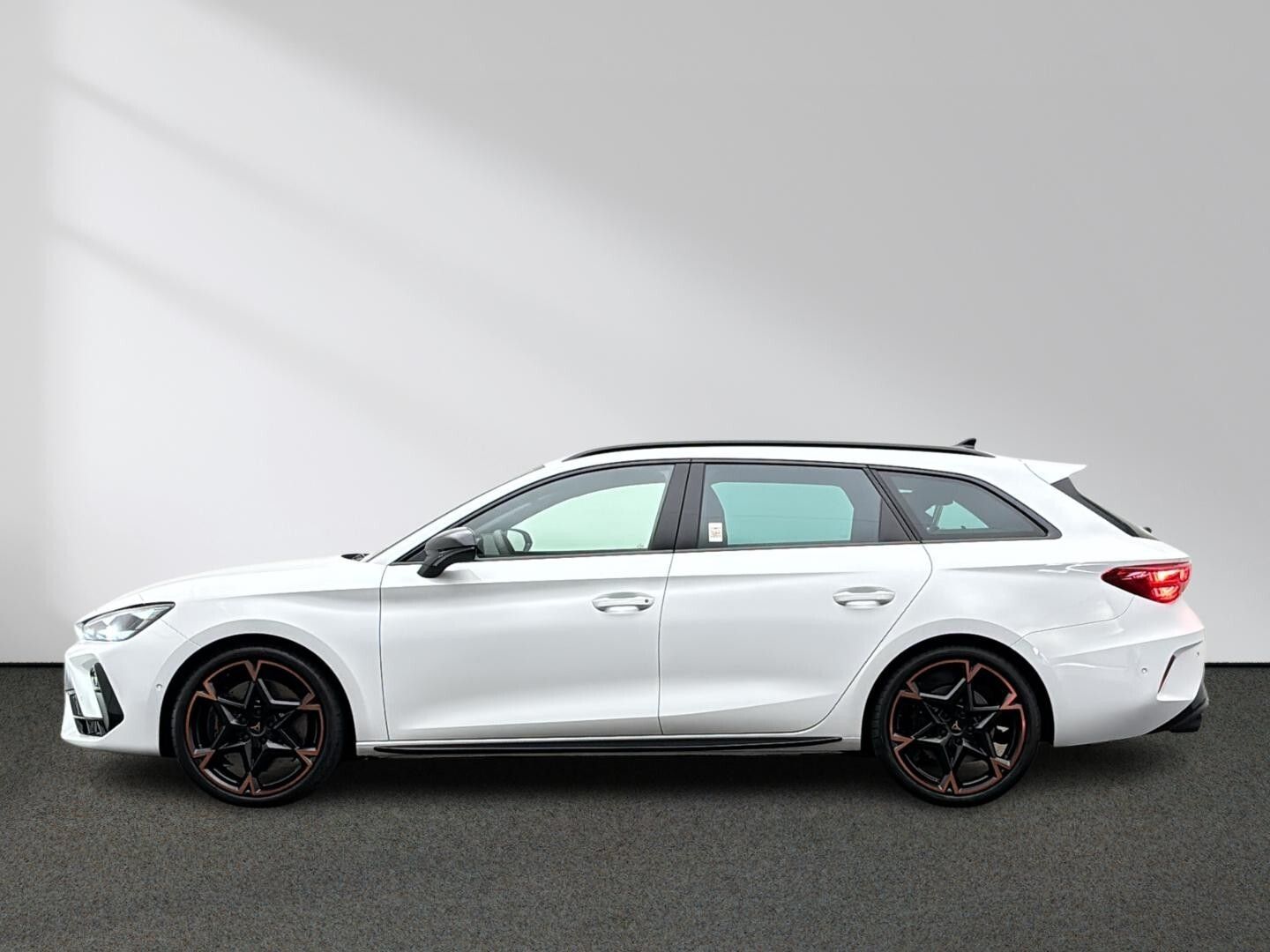 Cupra Leon Sportstourer VZ 2.0 TSi DSG 4Drive AHK imagem 2