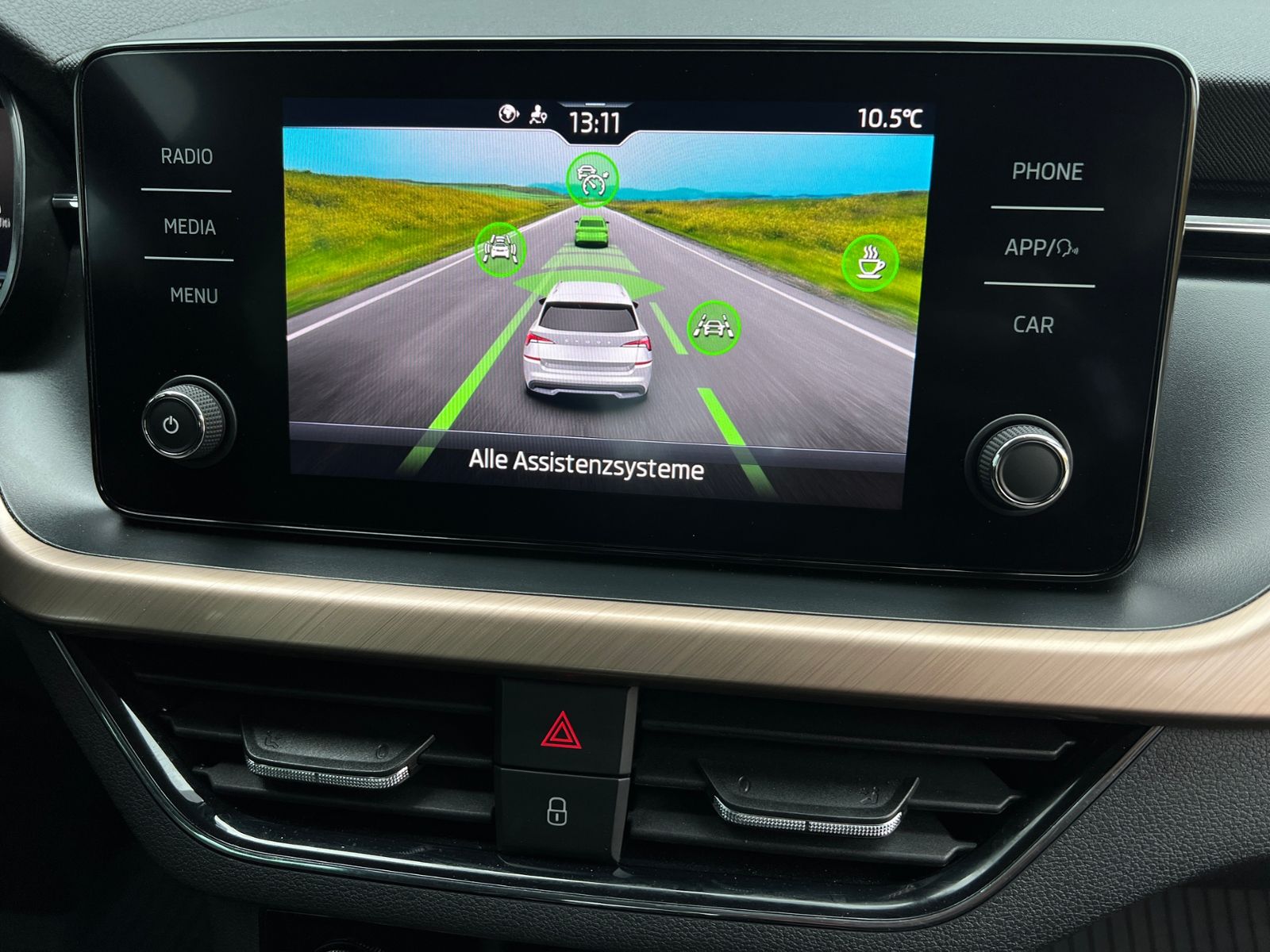 Fahrzeugabbildung SKODA Kamiq Style 1.5 TSI DSG *AHK, LED, ACC, 17"-LM*