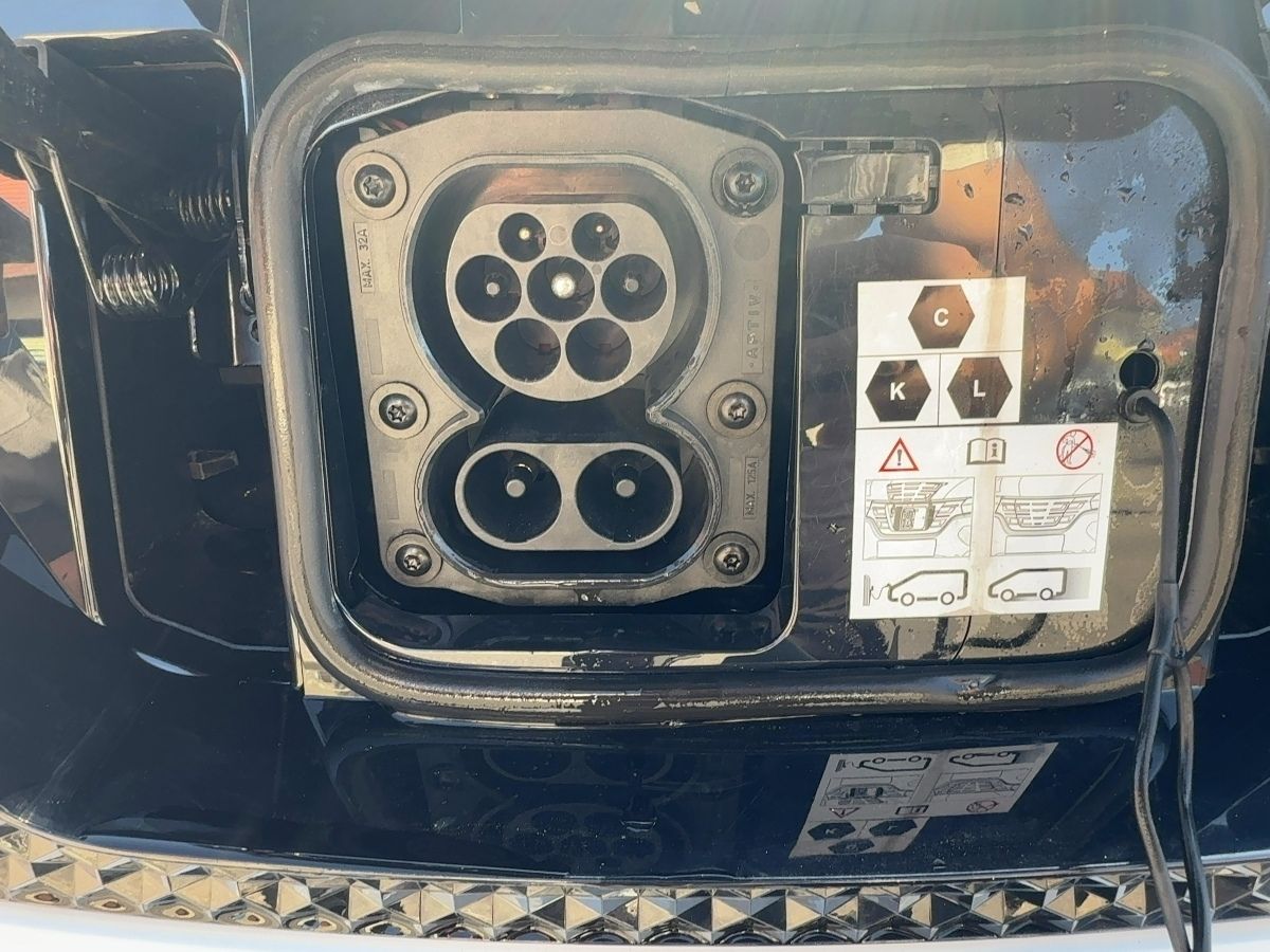 Fahrzeugabbildung Dacia Spring Comfort Plus 45 CCS Kamera Navi