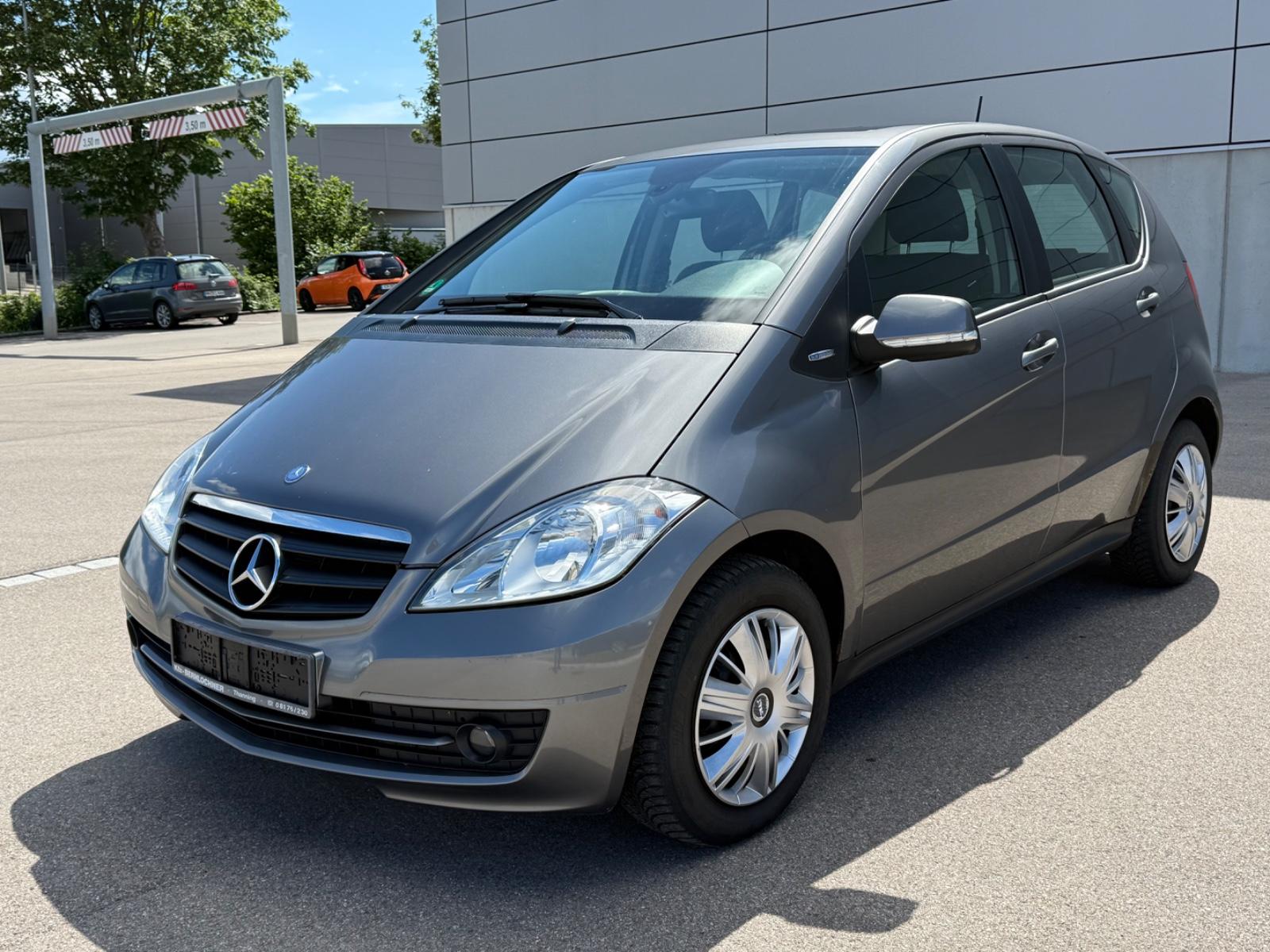 Mercedes-Benz A 160 5TÜRIG PANO AHK SHZ KLIMA EUR5 TÜV 11/2026