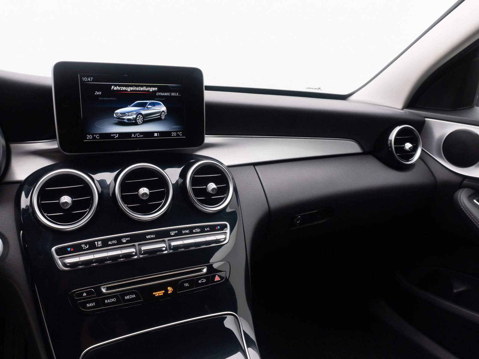 Fahrzeugabbildung Mercedes-Benz C 250 BlueTec PDC AHK Tempomat HiFi LED Businnes