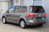 Volkswagen Touran 2.0 TDI DPF Highline Auto.+Navi+Kamera - gebrauchte VW Touran aus dem Jahr 2013