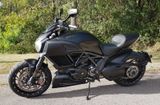 Ducati Diavel - DUCATI SCHWARZ