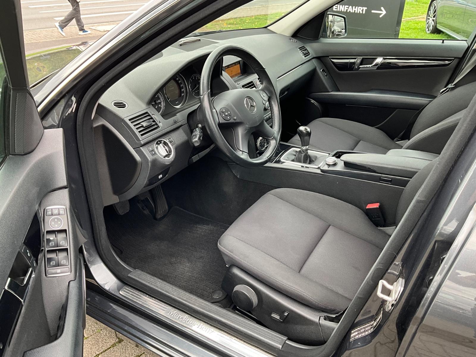 Mercedes-Benz C180 2010 — photo 6