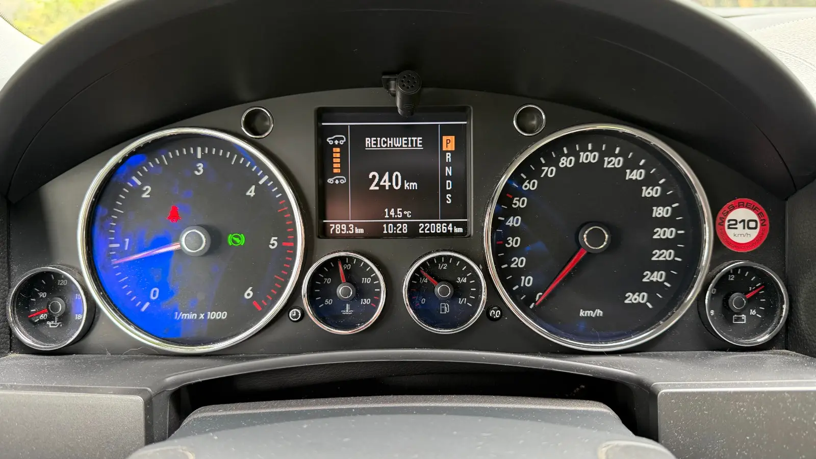 Volkswagen Touareg 2006 — photo 17