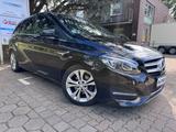 Mercedes-Benz B 180 DCT LED NAVI PARK-ASSIST SHZ PDC AHK TEMPO - Mercedes-Benz B 180 Gebrauchtwagen in Hamburg