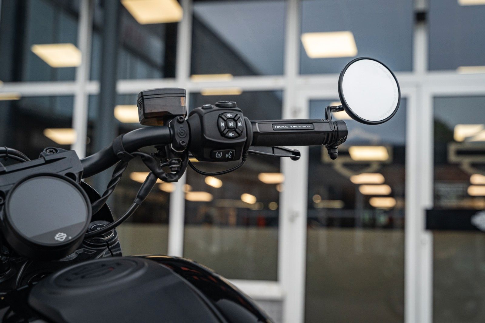 Fahrzeugabbildung Harley-Davidson RH975S Nightster Special - Jekill & Hyde -